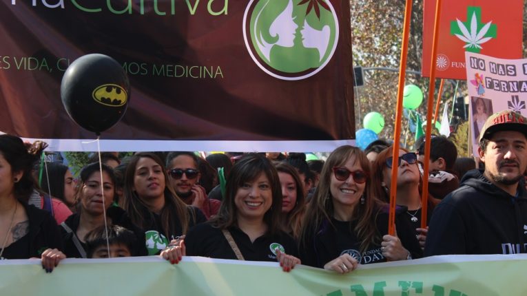 Chile marcha para exigir una mejor regulación del cannabis