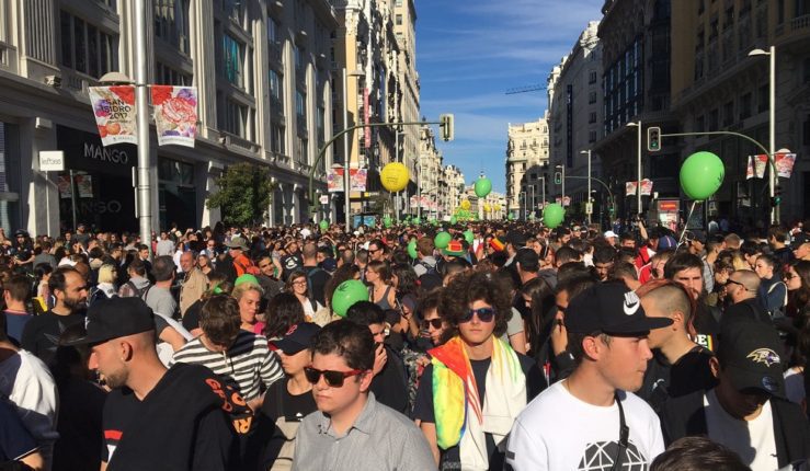Miles de personas se concentran en la Marcha Mundial de la Marihuana en Madrid