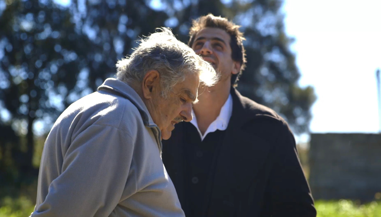« Amenez la beuh », le film dans lequel Pepe Mujica dirige une mission mondiale